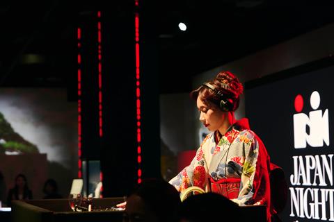 Mademoiselle Yulia DJ